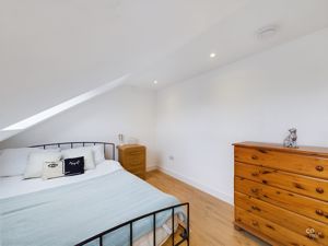 bed 5 - click for photo gallery